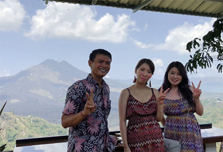 �v���C�x�[�g�o�����J�[�`���[�^�[